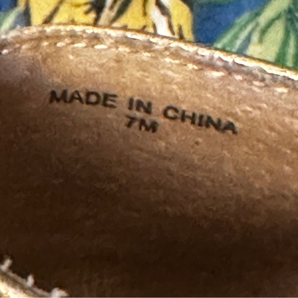 Kate Spade Rose Gold Flats Espadrilles, women’s size 7. Metallic lazer cut - Picture 9 of 10